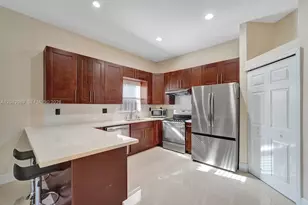 14003 N Cypress Cove Cir, Davie, FL 33325 - Photo 13