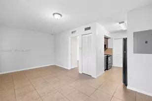 13 S Royal Poinciana Blvd, Miami Springs, FL 33166 - Photo 9