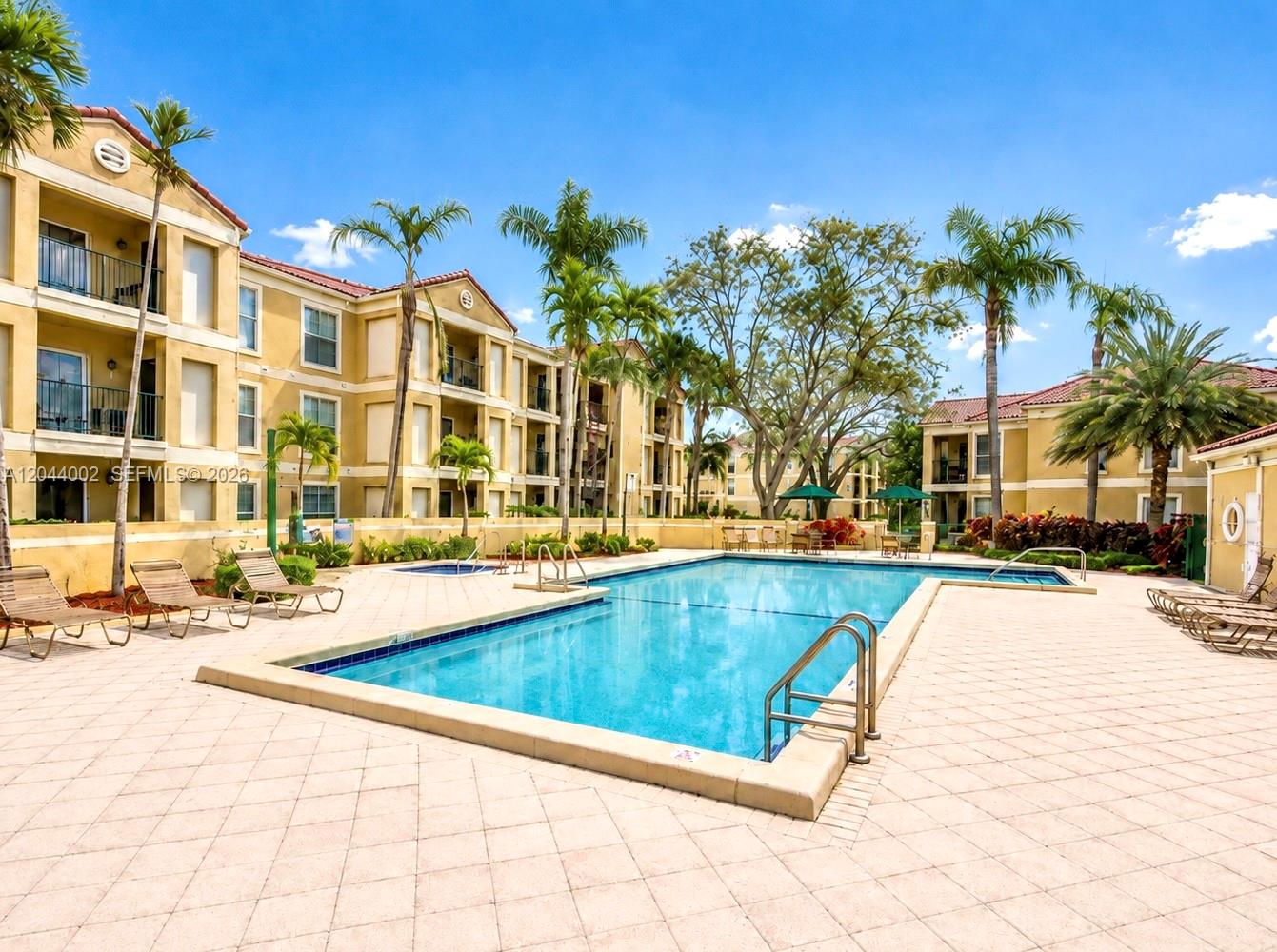 977 Riverside Dr #220 main architectural view