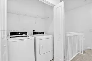 20610 NE 5th Pl, Miami, FL 33179 - Photo 19