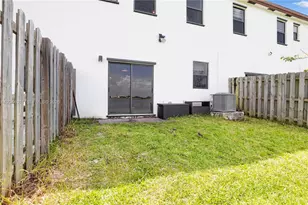 20610 NE 5th Pl, Miami, FL 33179 - Photo 23