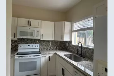 1142 NE 41st Ave #1142, Homestead, FL 33033 - Photo 5
