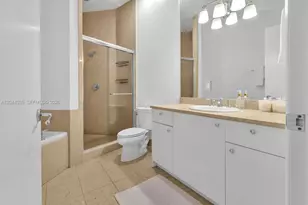 20000 E Country Club Dr, Aventura, FL 33180 - Photo 25