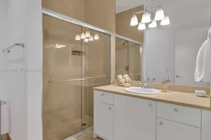 20000 E Country Club Dr, Aventura, FL 33180 - Photo 19