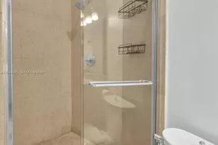 20000 E Country Club Dr, Aventura, FL 33180 - Photo 27