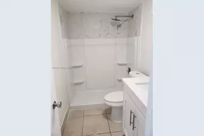 4550 W 16th Ave #301, Hialeah, FL 33012 - Photo 23