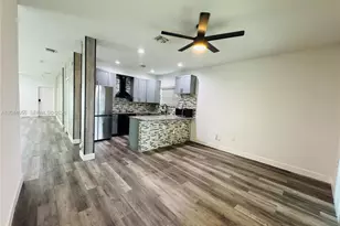 363 NE 35th Ter, Homestead, FL 33033 - Photo 9
