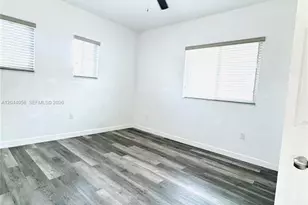 363 NE 35th Ter, Homestead, FL 33033 - Photo 17