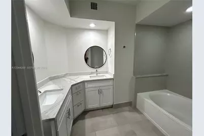 3225 NE 184th St #10106, Aventura, FL 33160 - Photo 23