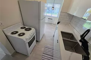 120 NE 10th Ave, Hallandale Beach, FL 33009 - Photo 9