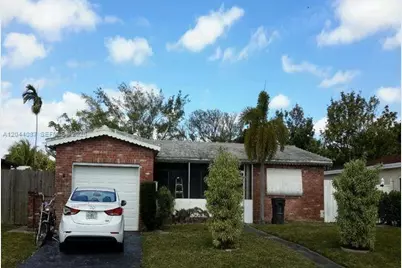 4721 NW 41st Pl, Lauderdale Lakes, FL 33319 - Photo 1