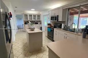9760 SW 128th St, Miami, FL 33176 - Photo 13