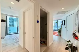 55 SW 9th St, Miami, FL 33130 - Photo 17