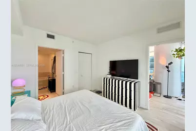 55 SW 9th St #2208, Miami, FL 33130 - Photo 31