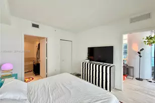 55 SW 9th St, Miami, FL 33130 - Photo 31