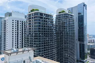 55 SW 9th St, Miami, FL 33130 - Photo 5