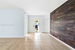 106 E Park Ln E, Hypoluxo, FL 33462 - Photo 3
