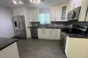 432 Palmetto Dr, Miami Springs, FL 33166 - Photo 15