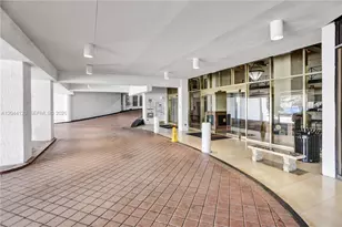 555 NE 15th St, Miami, FL 33132 - Photo 29