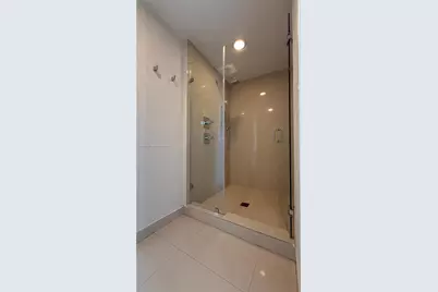 600 NE 27th St #802, Miami, FL 33137 - Photo 17