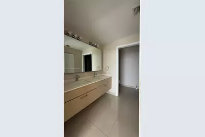 600 NE 27th St #802, Miami, FL 33137 - Photo 15
