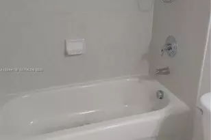 7290 NW 114th Ave, Doral, FL 33178 - Photo 9