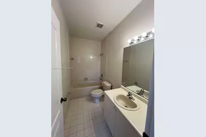 1661 SE 28th St #202, Homestead, FL 33035 - Photo 9