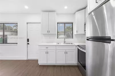 1918 Taft St #Rear Unit, Hollywood, FL 33020 - Photo 13