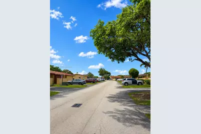 14725 SW 86th Ln, Miami, FL 33193 - Photo 3