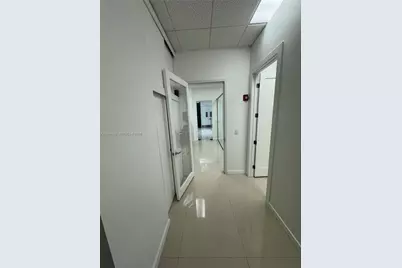 20200 W Dixie Hwy G01 Hwy, Miami, FL 33180 - Photo 21