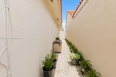 7232 W 29th Way, Hialeah, FL 33018 - Photo 13