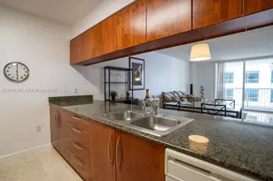 1200 Brickell Bay Dr, Miami, FL 33131 - Photo 11