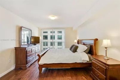 1200 Brickell Bay Dr #2806, Miami, FL 33131 - Photo 17