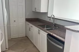 1155 Brickell Bay Dr, Miami, FL 33131 - Photo 5
