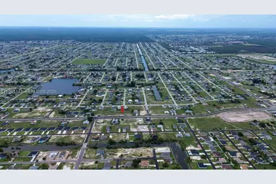 504 E Diplomat Pkwy, Cape Coral, FL 33142 - Photo 3