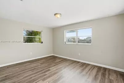 312 Hollywood, Lehigh Acres, FL 33936 - Photo 15