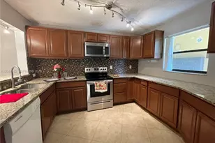 9044 NW 28th Dr, Coral Springs, FL 33065 - Photo 3