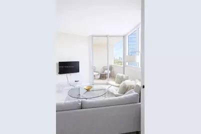 300 S Pointe Dr #706, Miami Beach, FL 33139 - Photo 9