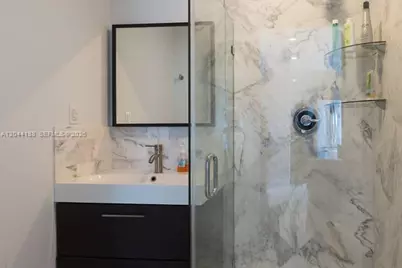 300 S Pointe Dr #706, Miami Beach, FL 33139 - Photo 17