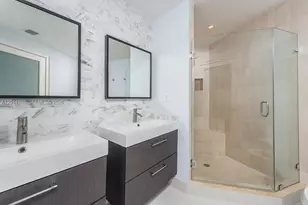 300 South Pointe Dr, Miami Beach, FL 33139 - Photo 15