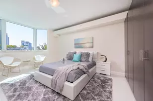 300 South Pointe Dr, Miami Beach, FL 33139 - Photo 11