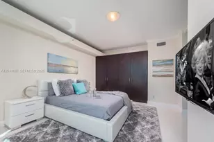 300 South Pointe Dr, Miami Beach, FL 33139 - Photo 13