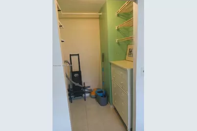 2821 Somerset Dr #312, Lauderdale Lakes, FL 33311 - Photo 9