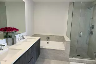 488 NE 18th St, Miami, FL 33132 - Photo 15