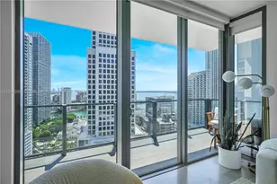 68 SE 6th St, Miami, FL 33131 - Photo 11