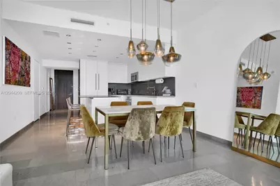 68 SE 6th St #2005, Miami, FL 33131 - Photo 7