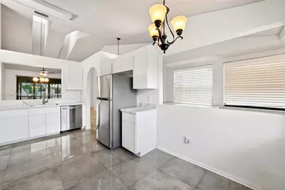 73 NW 98th Ter, Plantation, FL 33324 - Photo 19