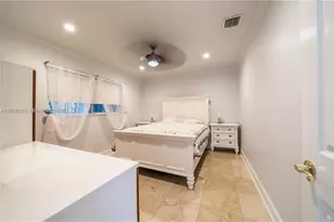 13140 Coronado Dr, North Miami, FL 33181 - Photo 23
