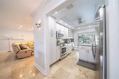 13140 Coronado Dr, North Miami, FL 33181 - Photo 11