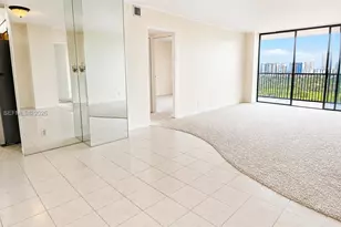 20301 W Country Club Dr, Aventura, FL 33180 - Photo 3